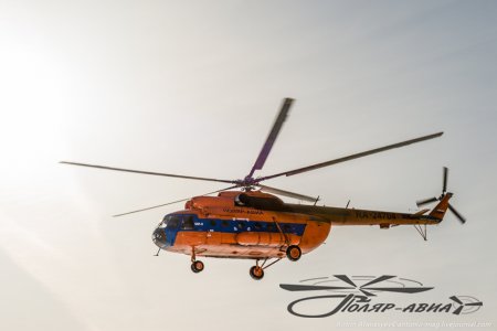 Вертолет Ми-8 в небе над Магаданом. Блогеры и Поляр-Авиа
